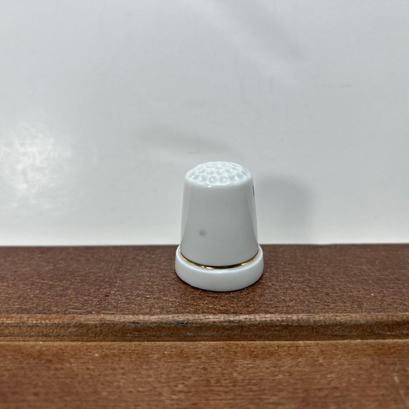Vintage Baton Rouge Louisiana State‎ Outline White & Blue Porcelain Thimble - Picture 4 of 5